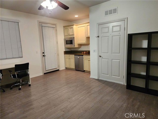 1330 Clementine Way, Fullerton CA: https://media.crmls.org/medias/351dd558-762a-4bf8-b809-0aba06883b5d.jpg