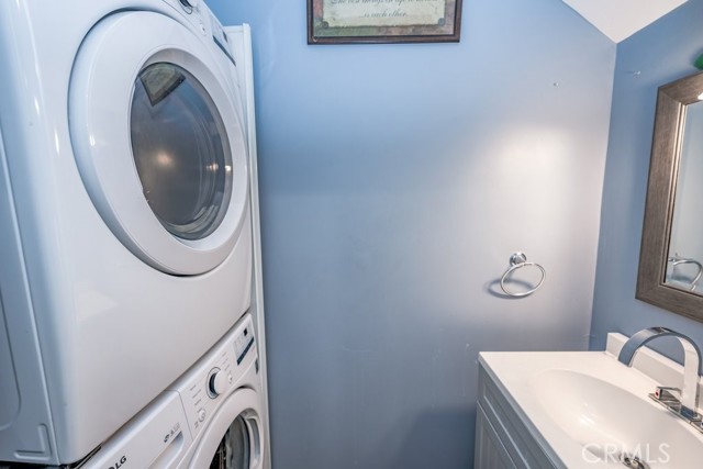 Detail Gallery Image 6 of 21 For 6719 1/2 Vineland, North Hollywood,  CA 91606 - 3 Beds | 2 Baths