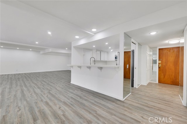 1815 Butler Avenue, Los Angeles CA: https://media.crmls.org/medias/351e0fc4-e825-4198-88b4-b088988626b0.jpg
