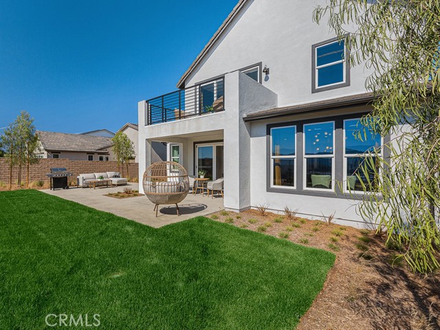 Detail Gallery Image 2 of 40 For 28905 Saddle Cir, Castaic,  CA 91384 - 3 Beds | 2/1 Baths