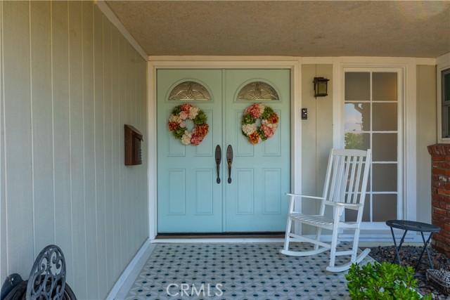 2010 Oakland Hills Drive, Corona CA: https://media.crmls.org/medias/351e8d0a-252e-472d-9296-fa62a0548d40.jpg