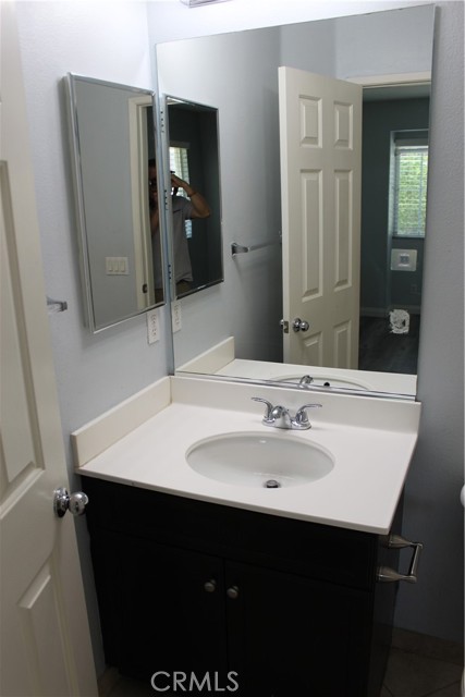 12470 Travanca Lane, Eastvale CA: https://media.crmls.org/medias/351eb2c9-01e3-44a6-b14d-2b3ac7d8e0d4.jpg