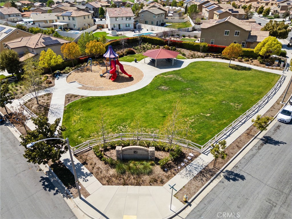 https://media.crmls.org/medias/351eec3d-0079-497a-877c-400d3d21d4d6.jpg?preset=X-Large