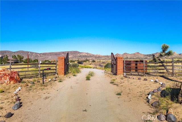 Detail Gallery Image 39 of 64 For 5145 Curtis Rd, Pioneertown,  CA 92268 - 2 Beds | 3 Baths