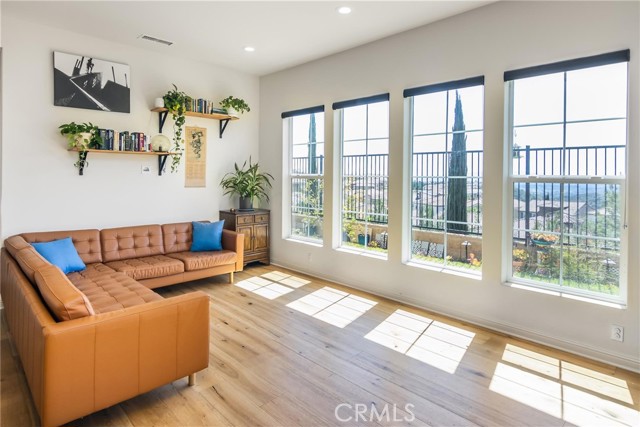 Detail Gallery Image 14 of 27 For 20724 W Beech Cir, Porter Ranch,  CA 91326 - 4 Beds | 3 Baths