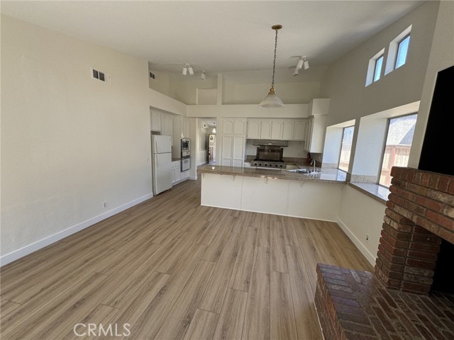 Detail Gallery Image 10 of 26 For 9195 Desert Acacia, Corona,  CA 92883 - 3 Beds | 2 Baths