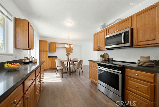 Detail Gallery Image 14 of 31 For 1911 N Summit, Pasadena,  CA 91103 - 3 Beds | 2 Baths