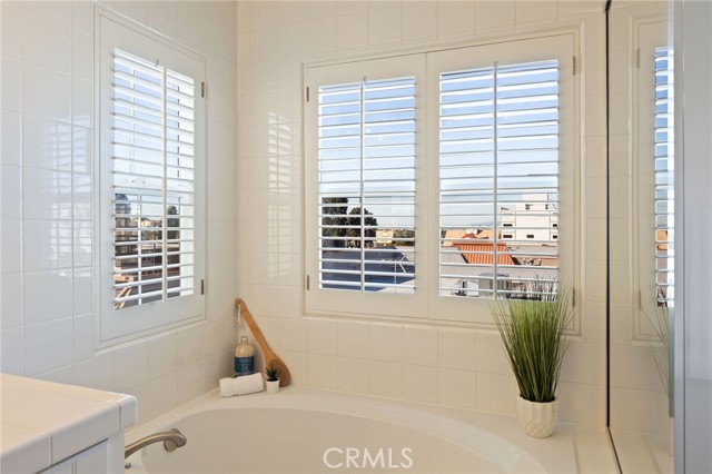 Ocean view from the tub!!