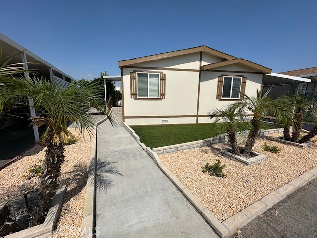 880 N. LAKE STREET, Hemet CA: https://media.crmls.org/medias/3521f447-c758-41dc-a8f6-93398baa1feb.jpg