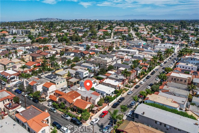 143 Roycroft Avenue, Long Beach CA: https://media.crmls.org/medias/35229921-2bdc-4f3a-93f2-8d9893c5d08e.jpg
