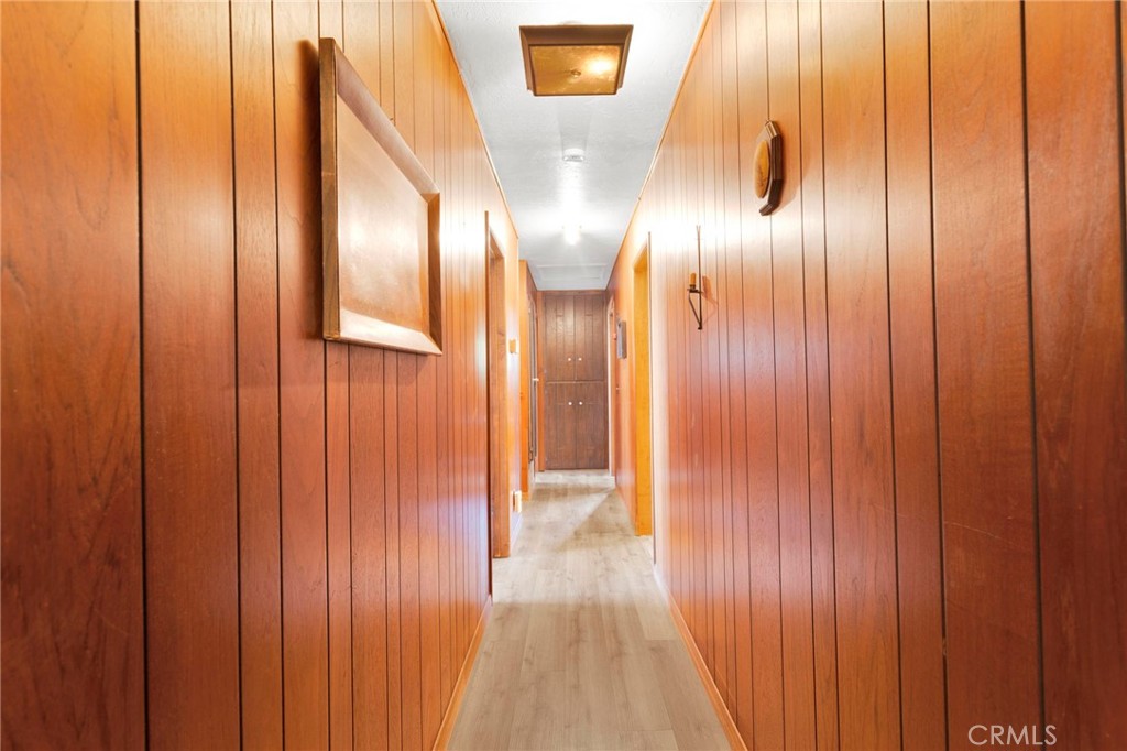 https://media.crmls.org/medias/35235852-f940-462a-987d-595ce46e0b0a.jpg?preset=X-Large