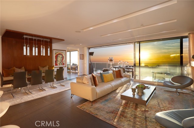 Detail Gallery Image 1 of 73 For 1088 Del Mar Ave, Laguna Beach,  CA 92651 - 4 Beds | 4/1 Baths