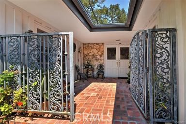 Detail Gallery Image 1 of 33 For 5620 Valerie Ave, Woodland Hills,  CA 91367 - 4 Beds | 2 Baths