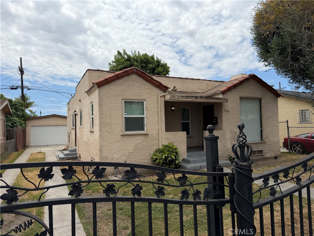 1716 W 67th