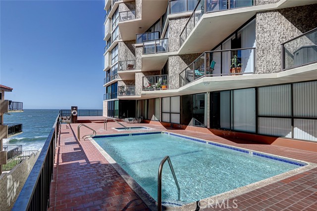 531 Esplanade, Redondo Beach, California 90277, 2 Bedrooms Bedrooms, ,1 BathroomBathrooms,Residential,For Sale,Esplanade,SB25027473