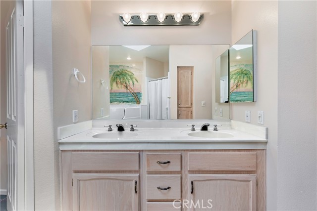 2604 E 20th street, Signal Hill CA: https://media.crmls.org/medias/3524d226-a02c-423b-bb66-7e6278269fcb.jpg