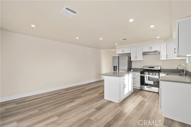 Detail Gallery Image 5 of 17 For 1822 S Orchard Ave #1822,  Los Angeles,  CA 90006 - 5 Beds | 5 Baths