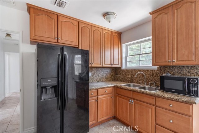 18713 Vanowen Street, Reseda CA: https://media.crmls.org/medias/35254e5d-bcbf-44fc-a99d-c3b6bfb5cc21.jpg