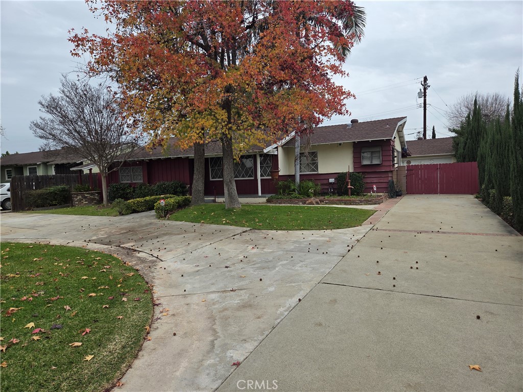 3614 N Grand