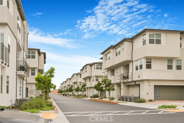 1118 S urbana S, Anaheim CA: https://media.crmls.org/medias/352633d4-f95d-4f06-98f3-18a285dd10bf.jpg