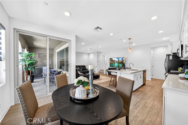 Detail Gallery Image 8 of 31 For 404 Echo Blue, Lake Forest,  CA 92610 - 3 Beds | 2/2 Baths