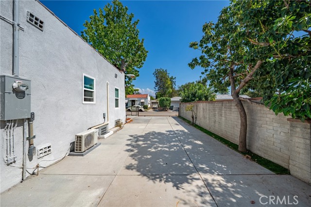 Detail Gallery Image 27 of 39 For 2461 Saint Pierre, Altadena,  CA 91001 - 4 Beds | 2 Baths