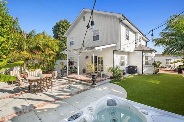 Detail Gallery Image 18 of 28 For 201 E 21st St, Costa Mesa,  CA 92627 - 3 Beds | 2/1 Baths