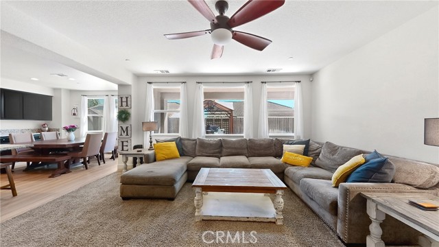 Detail Gallery Image 10 of 60 For 1164 Barcelona, Livingston,  CA 95334 - 4 Beds | 4 Baths