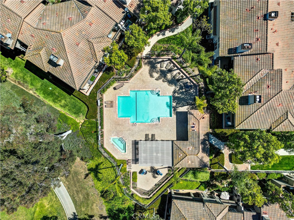 https://media.crmls.org/medias/35288fe5-bd67-4a89-9a78-3ddde74aa221.jpg?preset=X-Large