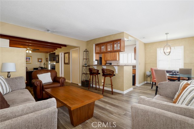 Detail Gallery Image 6 of 31 For 6475 Turnergrove Dr, Lakewood,  CA 90713 - 3 Beds | 2 Baths