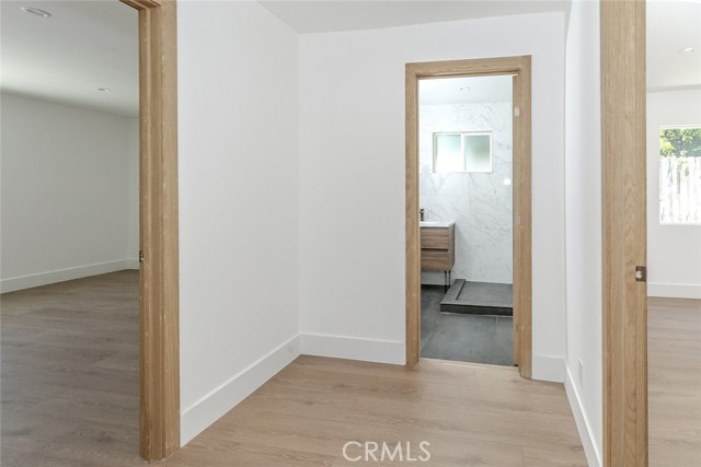 Detail Gallery Image 18 of 33 For 18856 Calvert St, Reseda,  CA 91335 - 3 Beds | 2/1 Baths