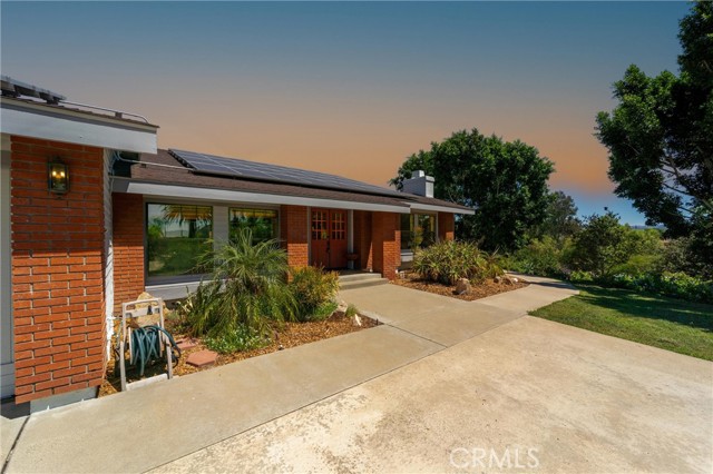 520 Woodland Hills Drive, Escondido CA: https://media.crmls.org/medias/352b709e-5ec0-4603-8743-f3c8ed4666af.jpg