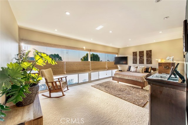 West facing with ocean views and lots of natural light