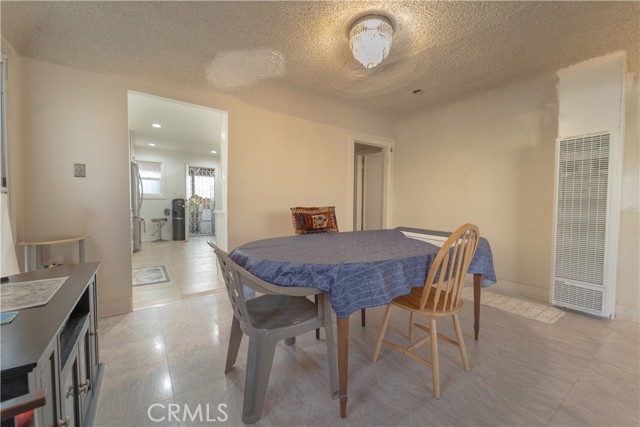 Detail Gallery Image 5 of 39 For 1706 W 65th Pl, Los Angeles,  CA 90047 - 3 Beds | 1 Baths