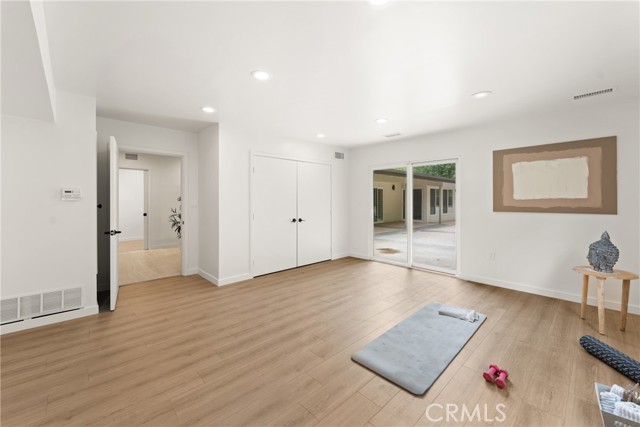 20217 Wells Drive, Woodland Hills CA: https://media.crmls.org/medias/352cf280-9517-4ff5-9e58-ec0e741649d6.jpg