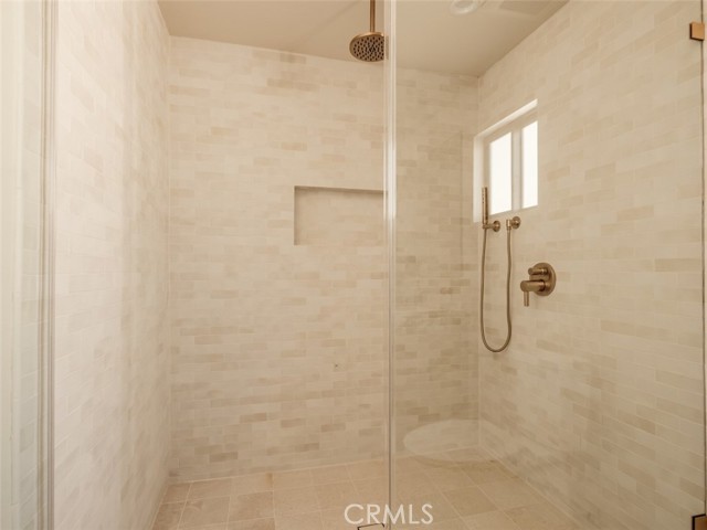 Detail Gallery Image 35 of 46 For 8960 Oak Park, –,  CA 91325 - 4 Beds | 3/1 Baths