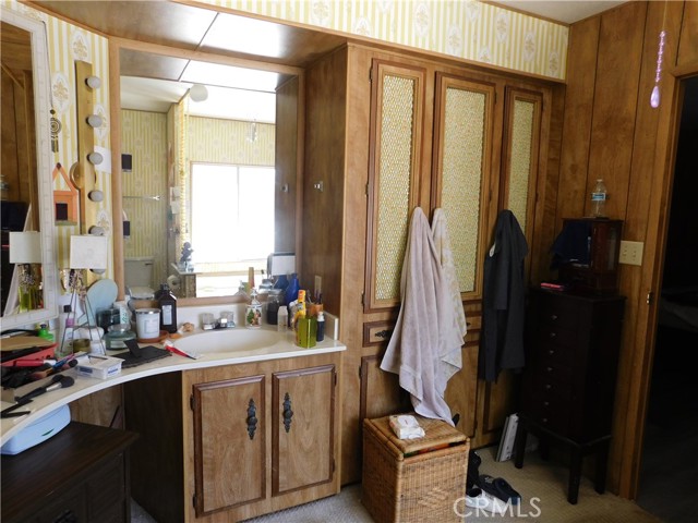 272 Desert Breeze Drive, California City CA: https://media.crmls.org/medias/352d66ac-a496-46e1-83a5-81e7623cf411.jpg