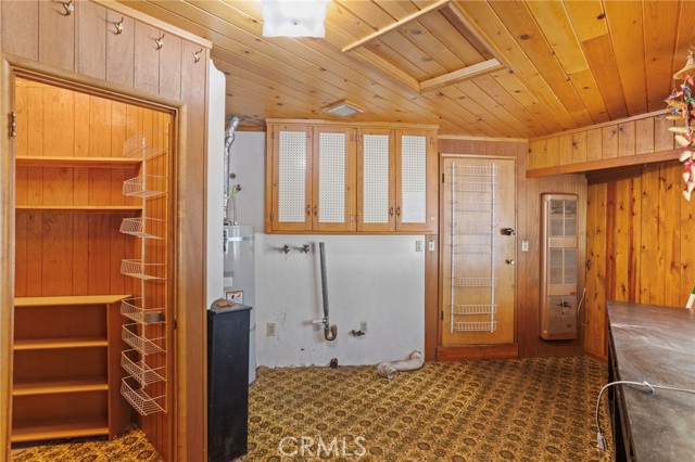 Detail Gallery Image 14 of 23 For 38992 Bayview Ln, Big Bear Lake,  CA 92315 - 4 Beds | 1/1 Baths
