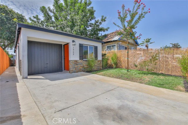 1962 E 114th Street, Los Angeles CA: https://media.crmls.org/medias/352e1ec9-4c4f-4111-931a-e8dd8dd1b948.jpg