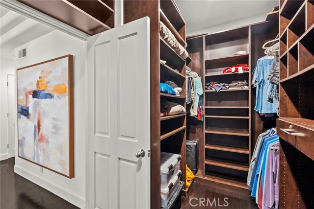 720 Manhattan Beach, Manhattan Beach, California 90266, 2 Bedrooms Bedrooms, ,2 BathroomsBathrooms,Residential,For Sale,Manhattan Beach,SB26077067