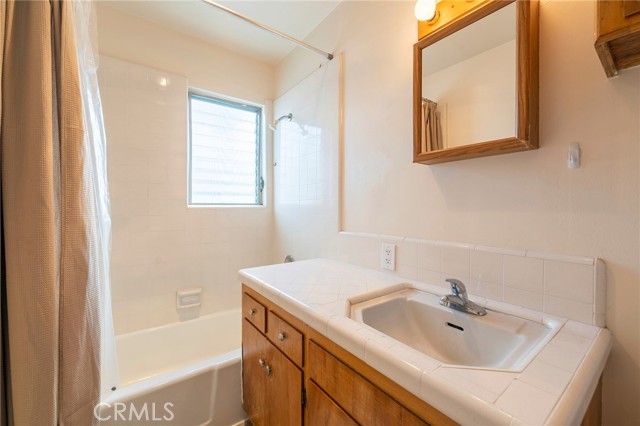 114 1/2 29TH, Newport Beach CA: https://media.crmls.org/medias/352ed2ed-9b77-4f6f-8989-9dcdbd20ed7b.jpg