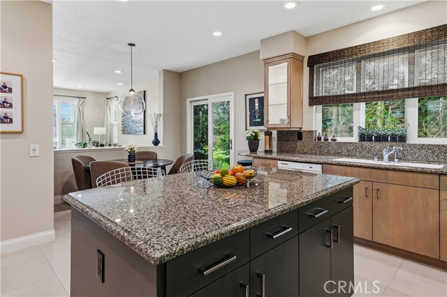 Detail Gallery Image 9 of 44 For 7343 Rutherford Hill, West Hills,  CA 91307 - 5 Beds | 5 Baths