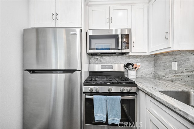 121 25th, Newport Beach CA: https://media.crmls.org/medias/352fb147-628f-4f48-bc4b-e99f528e3f1c.jpg