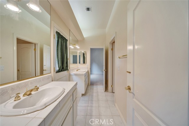 1768 Oakwood Avenue, Arcadia CA: https://media.crmls.org/medias/352fb674-fae3-4d02-9dbd-0f699986819d.jpg