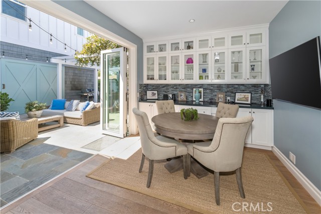 2905 Broad St, Newport Beach CA: https://media.crmls.org/medias/352fbe92-1b0c-49ae-9044-80afc5513114.jpg