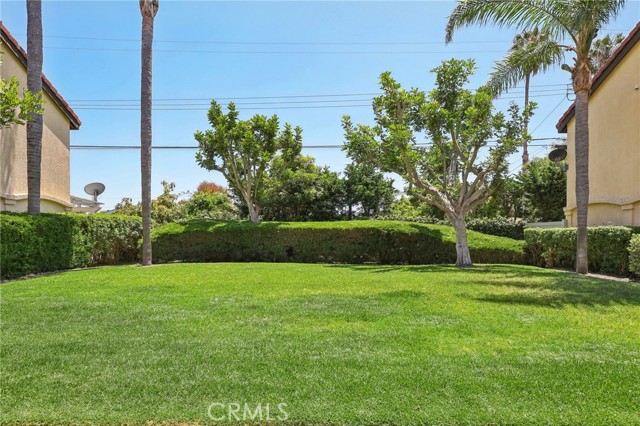 Detail Gallery Image 32 of 34 For 17556 Van Buren Ln, Huntington Beach,  CA 92647 - 2 Beds | 2/1 Baths