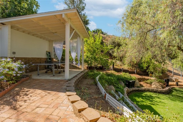 9530 Wheatland Avenue, Shadow Hills CA: https://media.crmls.org/medias/353031f6-d486-438d-bb62-8aaadfefde96.jpg