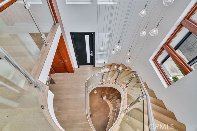 719 1st Place, Hermosa Beach CA: https://media.crmls.org/medias/35305b77-e0c5-44a2-96cf-e0cdddb69be5.jpg