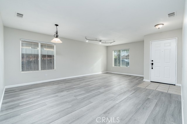 Detail Gallery Image 5 of 34 For 4680 Birchleaf, Hemet,  CA 92545 - 4 Beds | 2 Baths