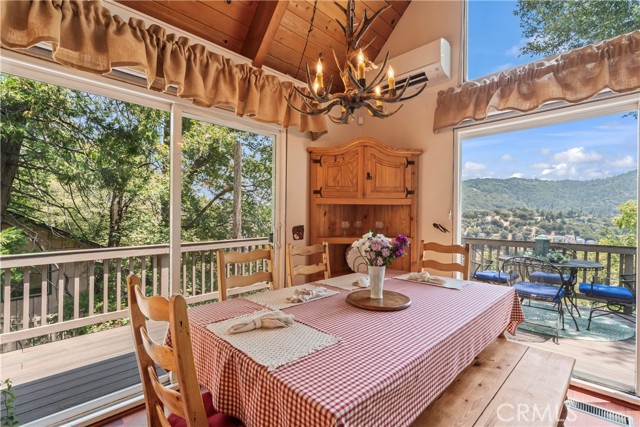 328 Wylerhorn Drive, Crestline CA: https://media.crmls.org/medias/353069f5-f469-4f1a-9789-e1d2be8b8e10.jpg